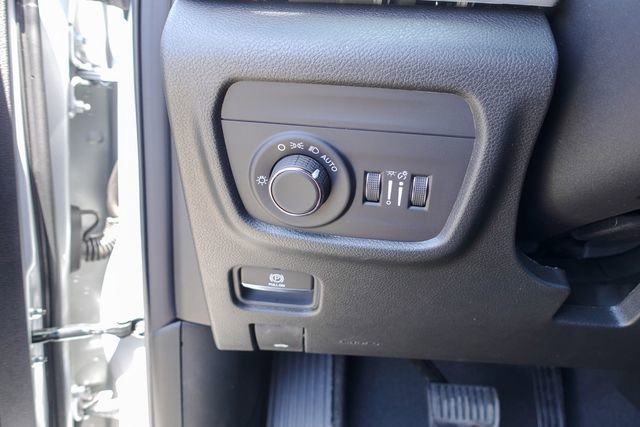 New 2025 Jeep Grand Cherokee L Altitude image 14