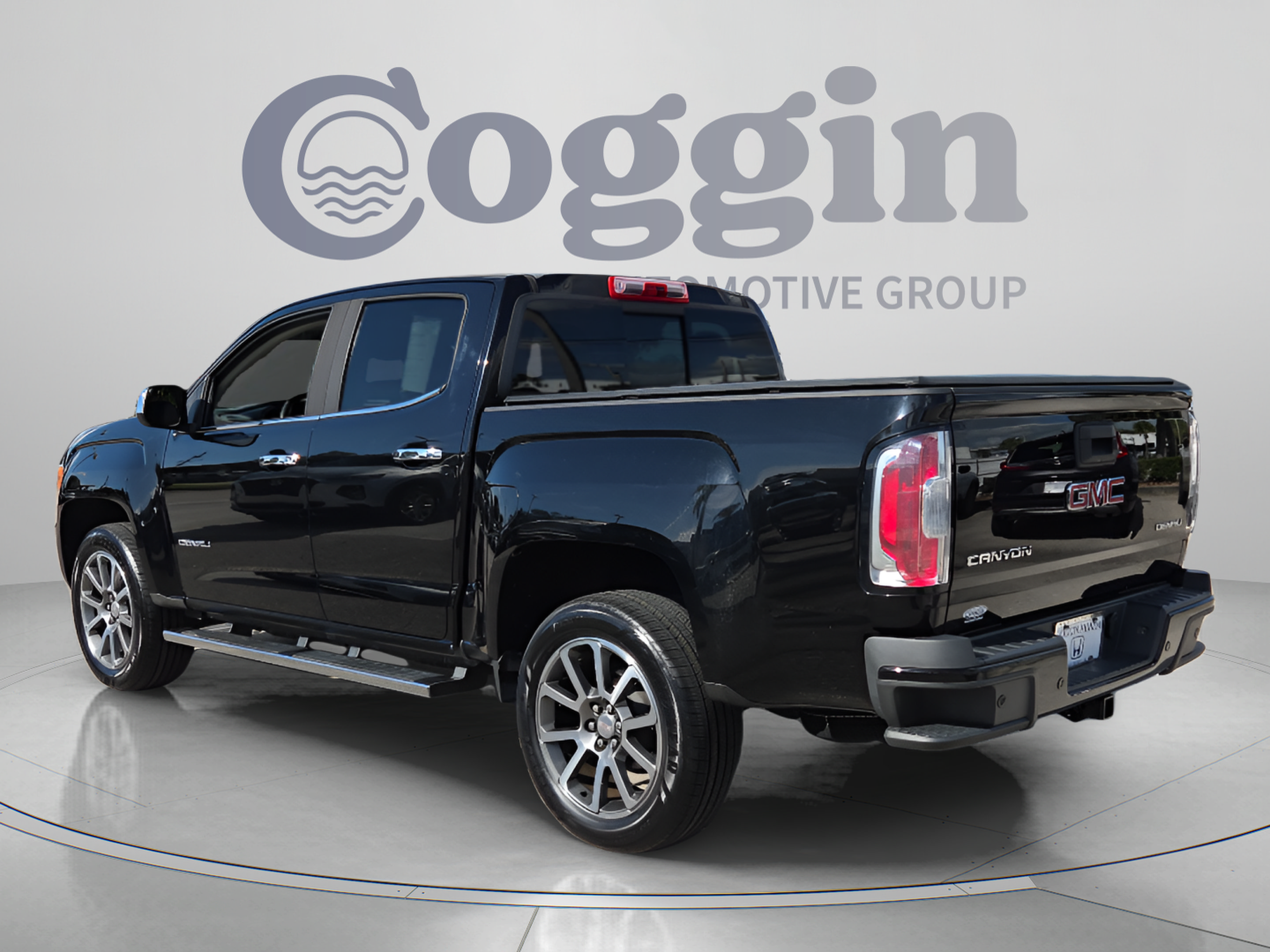 Used 2020 GMC Canyon Denali RWD image 3