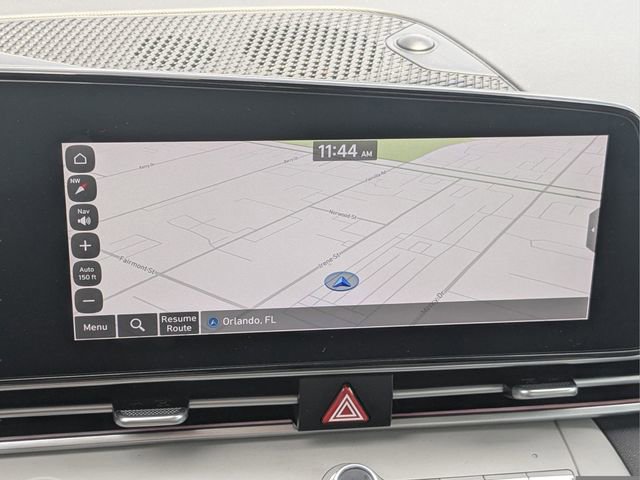 Used 2024 Hyundai Elantra Limited image 22