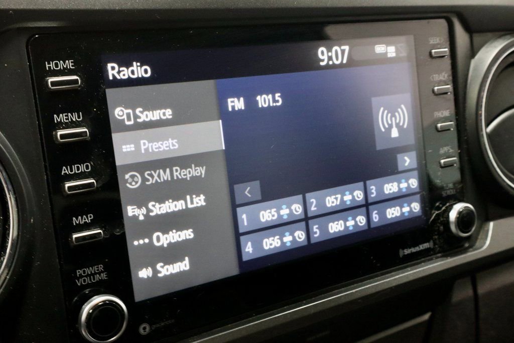 Used 2020 Toyota Tacoma TRD Off-Road w/ Technology Package image 3