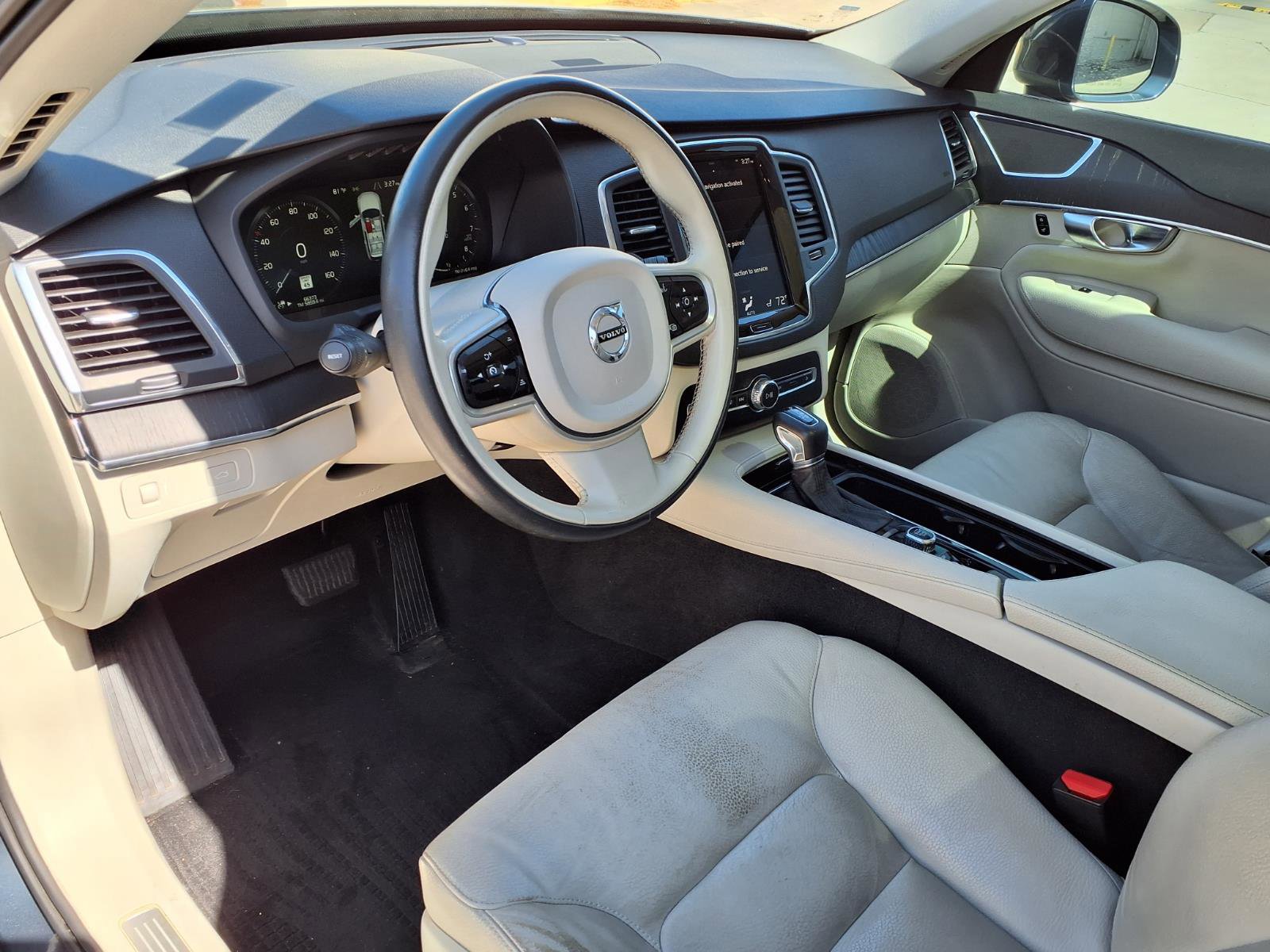 Used 2020 Volvo XC90 T5 Momentum w/ Protection Package Premier image 19