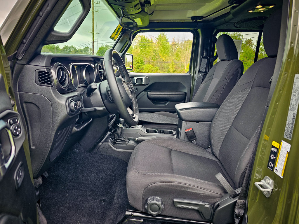 Used 2022 Jeep Wrangler Unlimited Sport AWD/4WD image 11