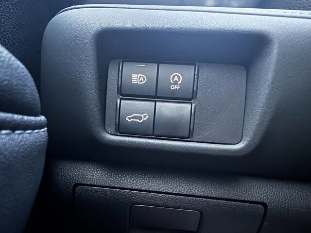 Used 2024 Toyota Highlander AWD image 25