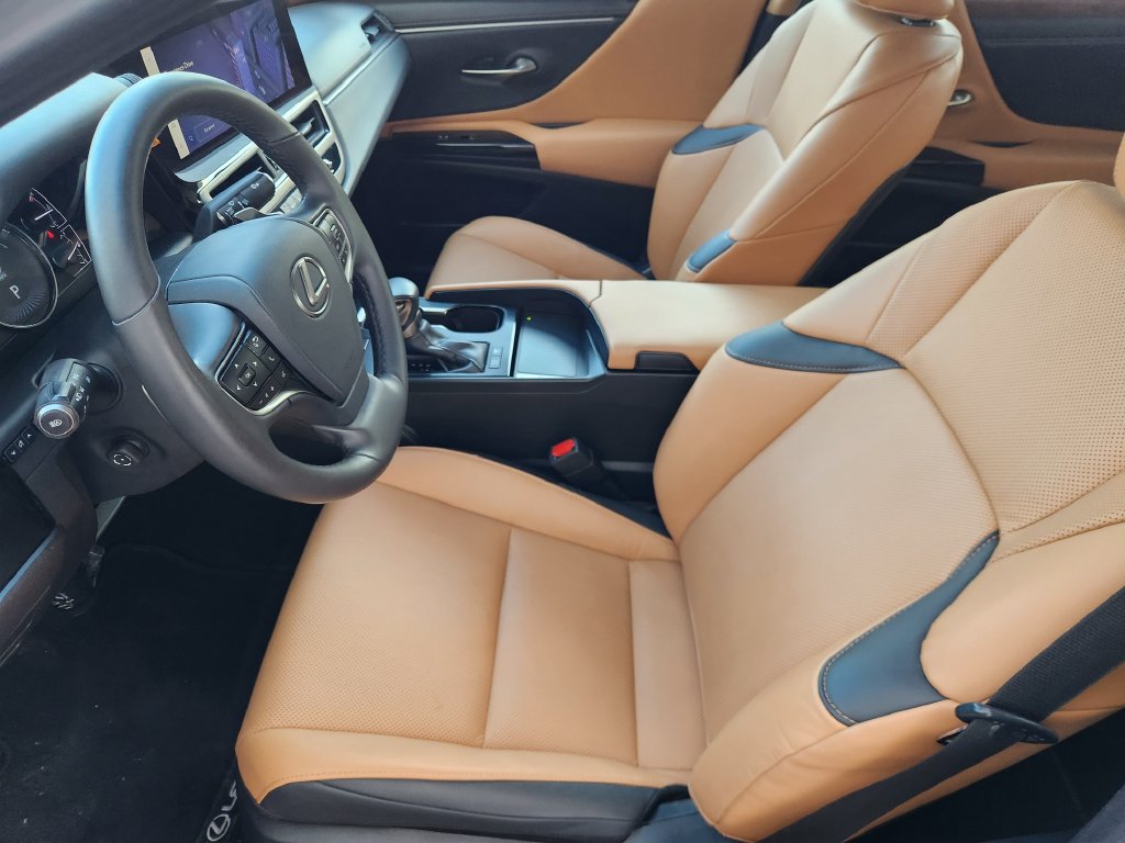 Certified 2023 Lexus ES 300h w/ Premium Package FWD image 13