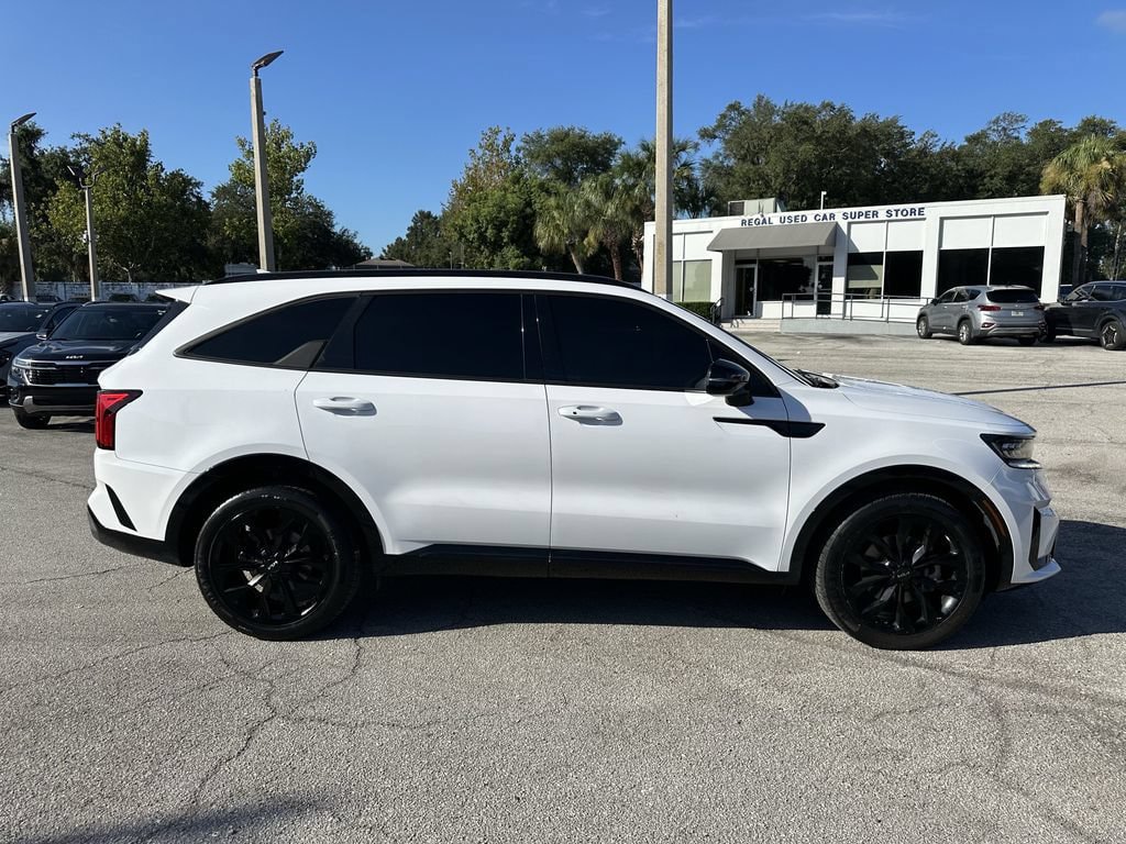 Certified 2022 Kia Sorento SX FWD image 4