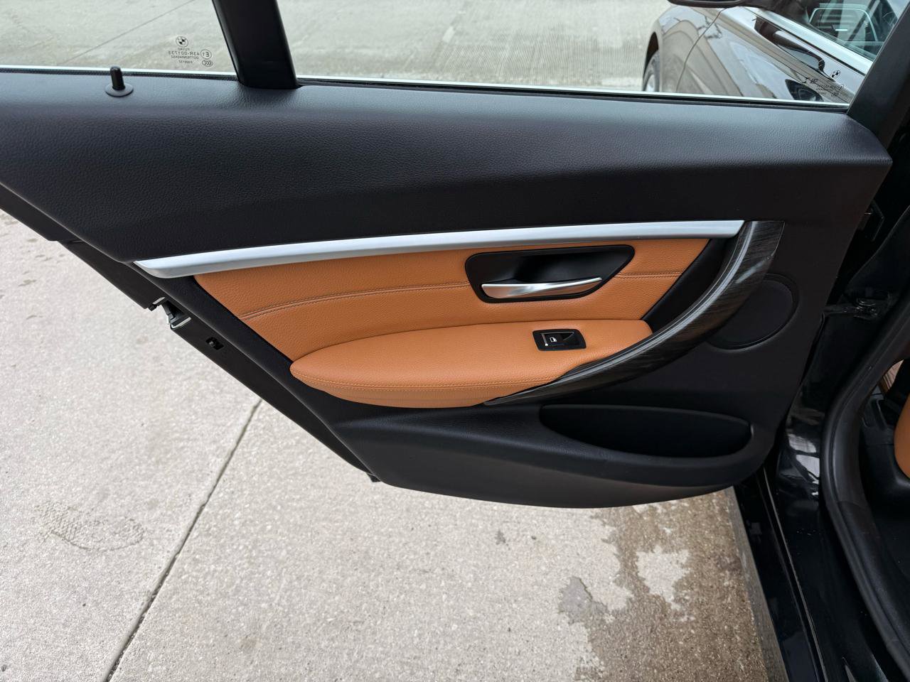 Used 2018 BMW 330i xDrive Sedan w/ Convenience Package image 20