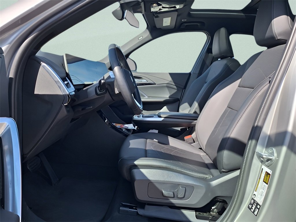 Used 2025 BMW X1 xDrive28i image 9
