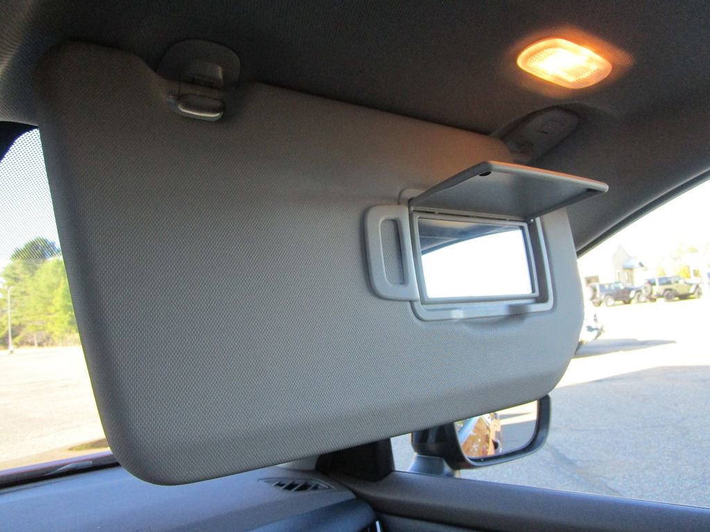 Used 2023 Nissan Rogue SL w/ SL Premium Package image 38