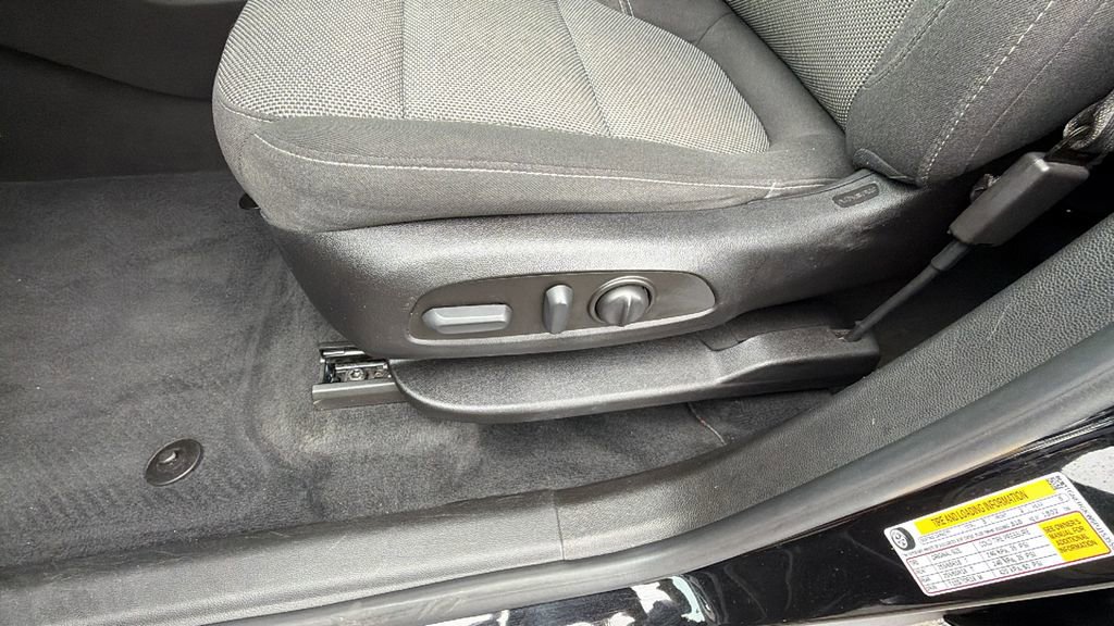 Used 2023 Chevrolet Traverse LT FWD image 21