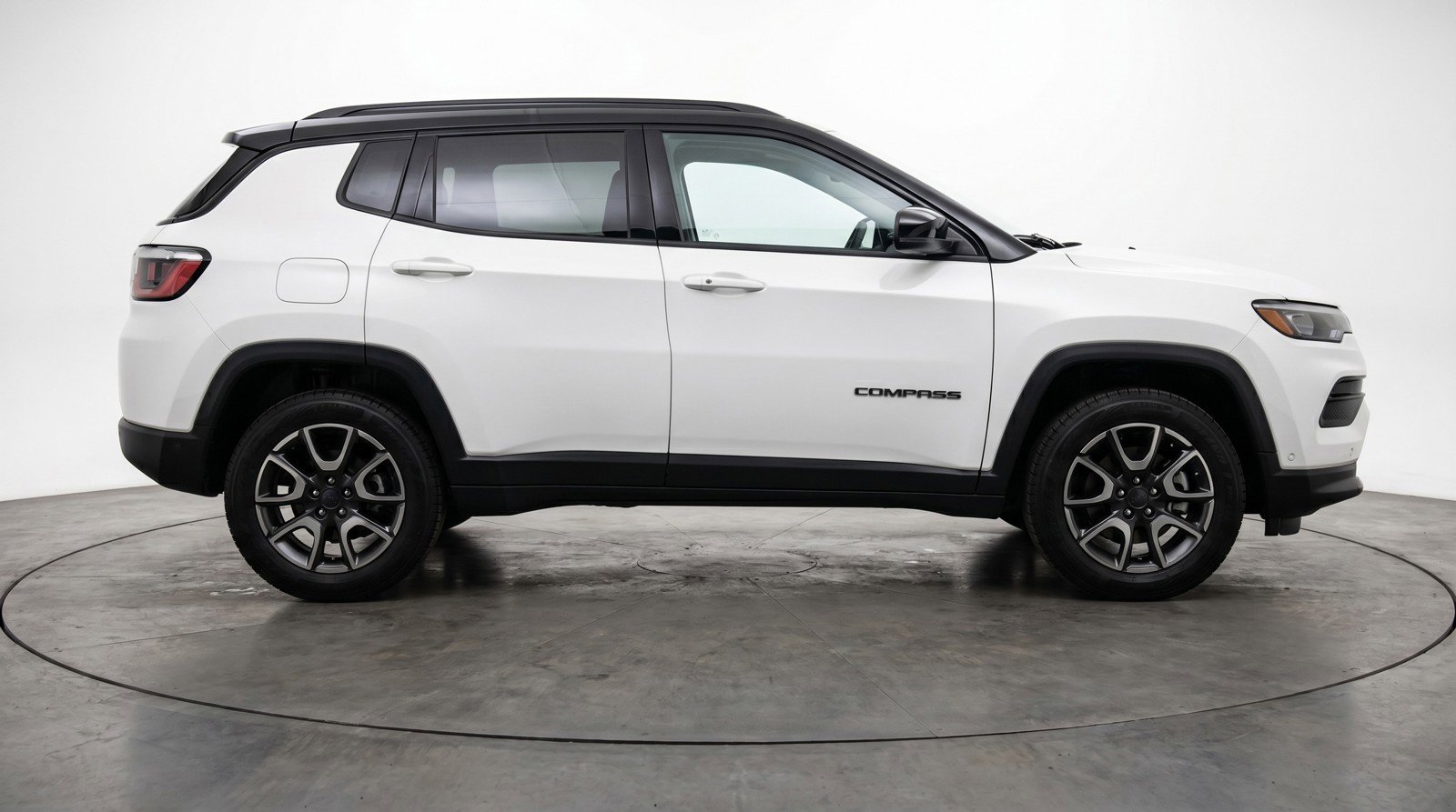 Used 2025 Jeep Compass Trailhawk AWD/4WD image 11