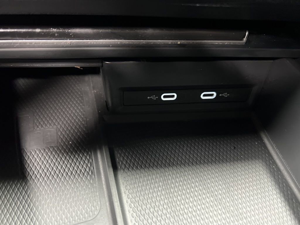 Used 2024 Volkswagen Atlas Cross Sport SE image 30