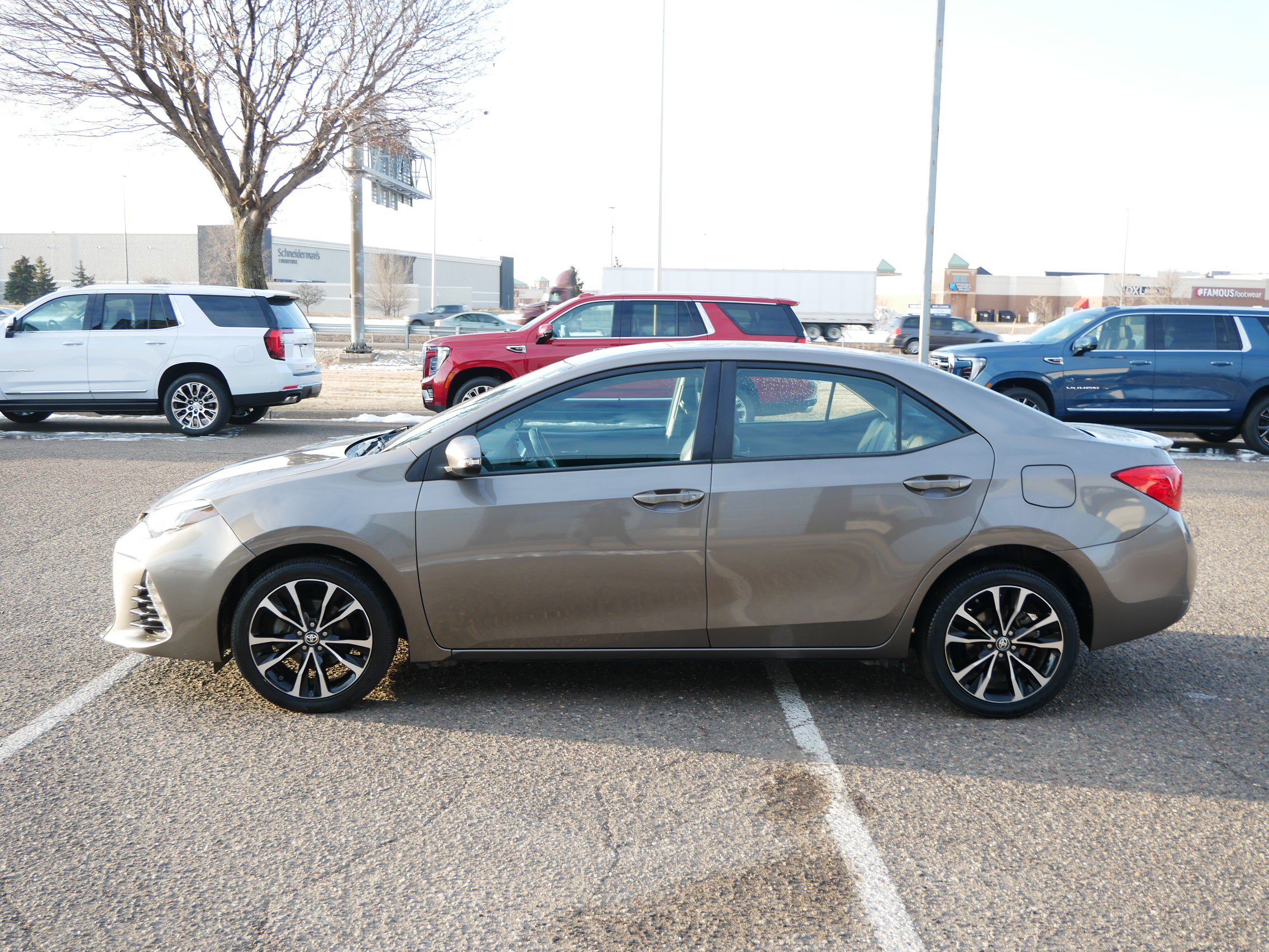 Used 2017 Toyota Corolla SE image 6