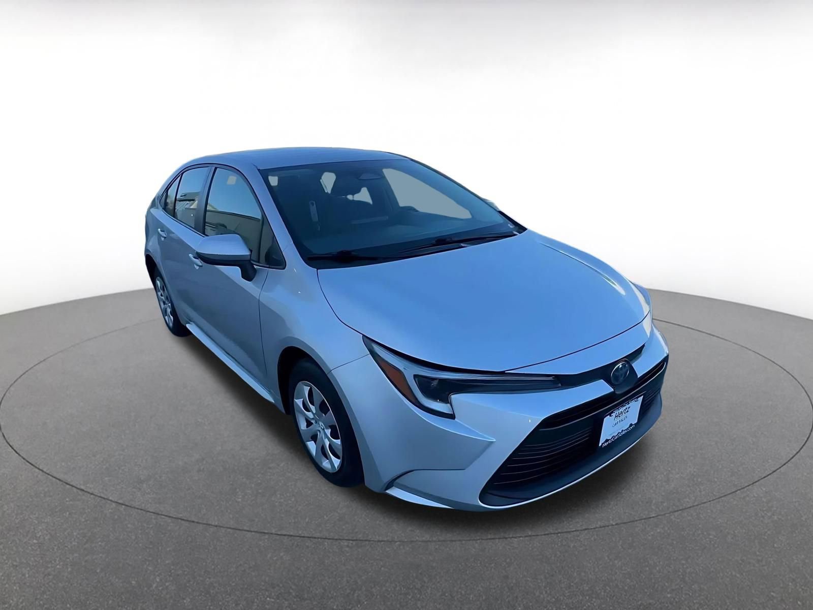 Used 2025 Toyota Corolla Hybrid Sedan image 3