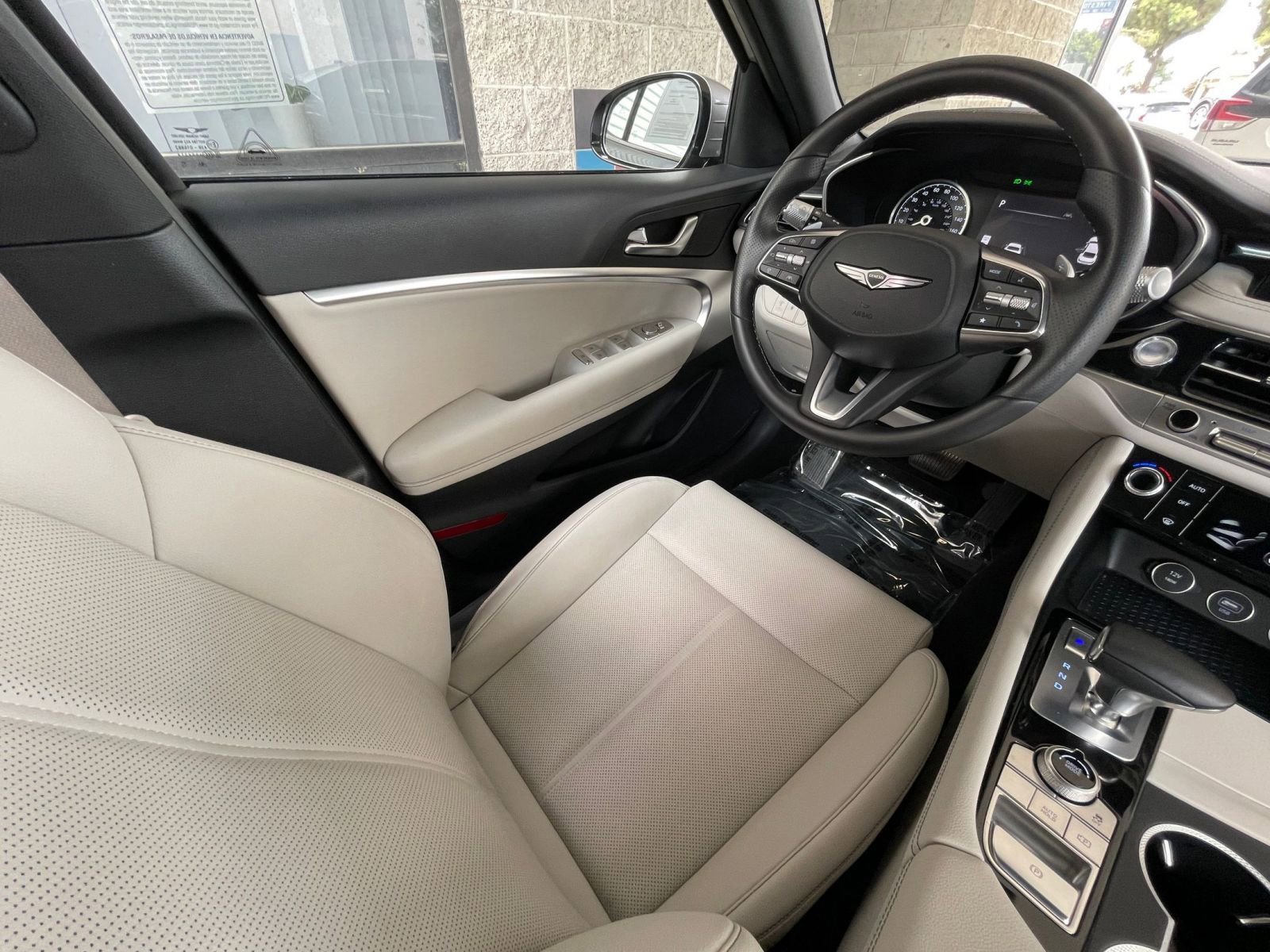 Used 2025 Genesis G70 2.5T image 34