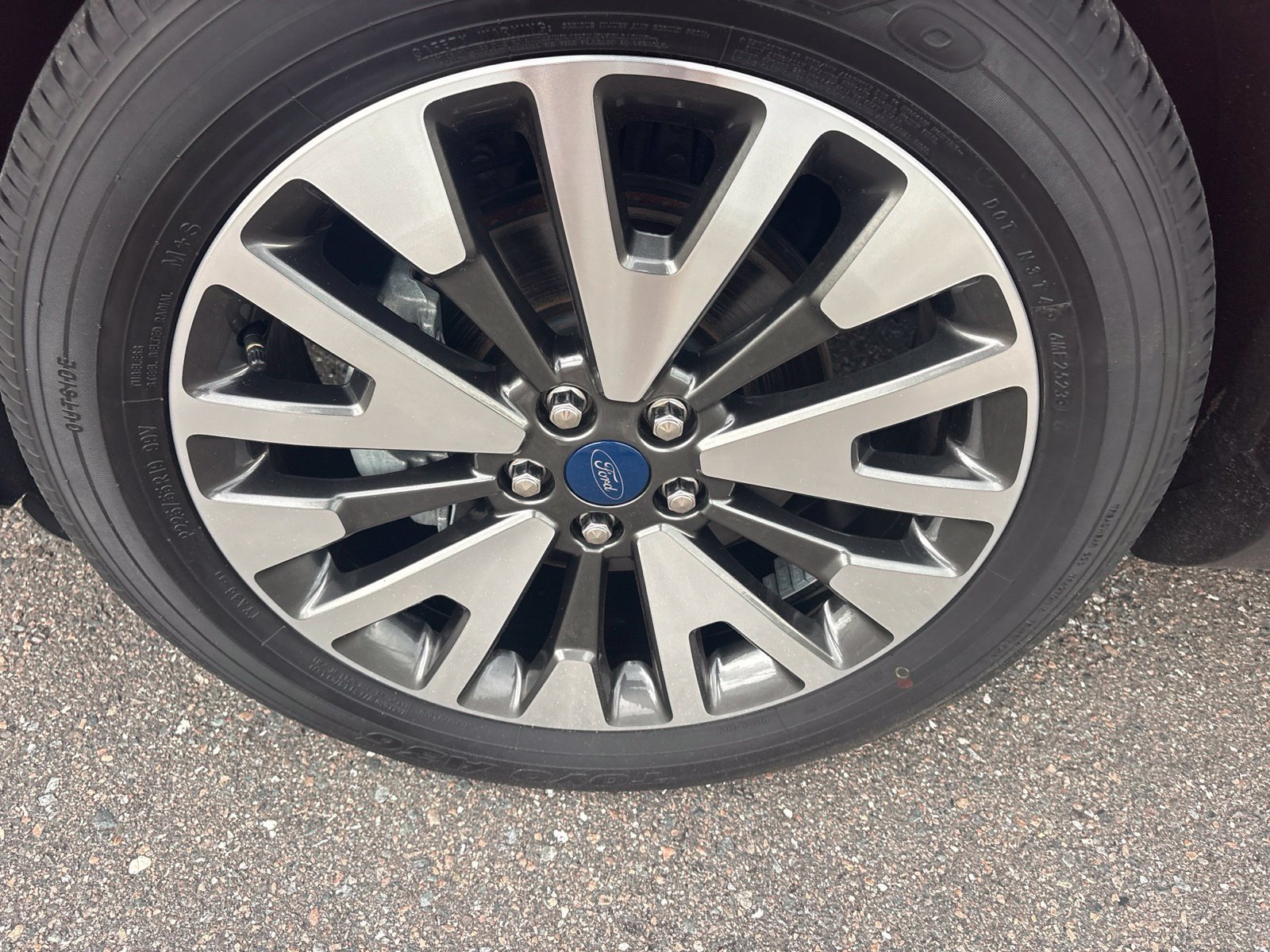 Used 2020 Ford Escape Titanium FWD image 12