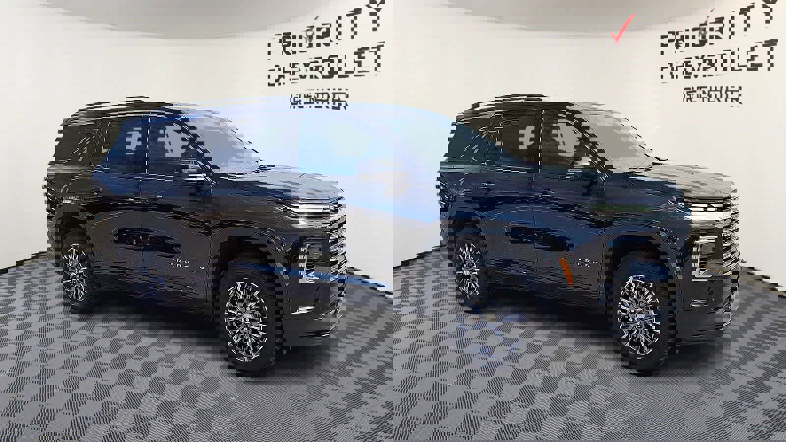 Used 2025 Chevrolet Traverse LT w/ Enhanced Driving Package image 2