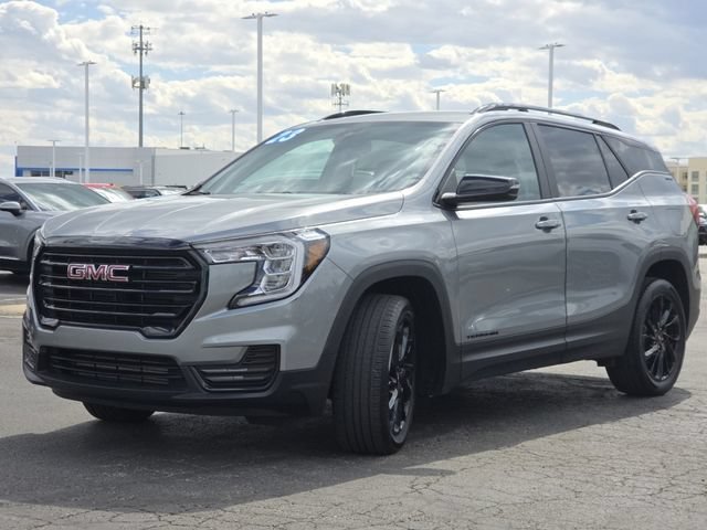 Used 2023 GMC Terrain SLE w/ Driver Convenience Package FWD image 15