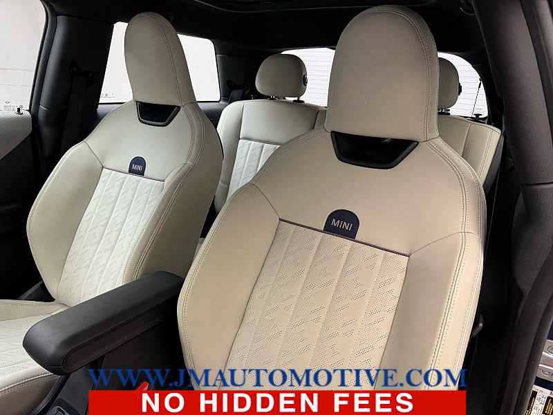Used 2025 MINI Cooper 2-Door Hardtop FWD image 14