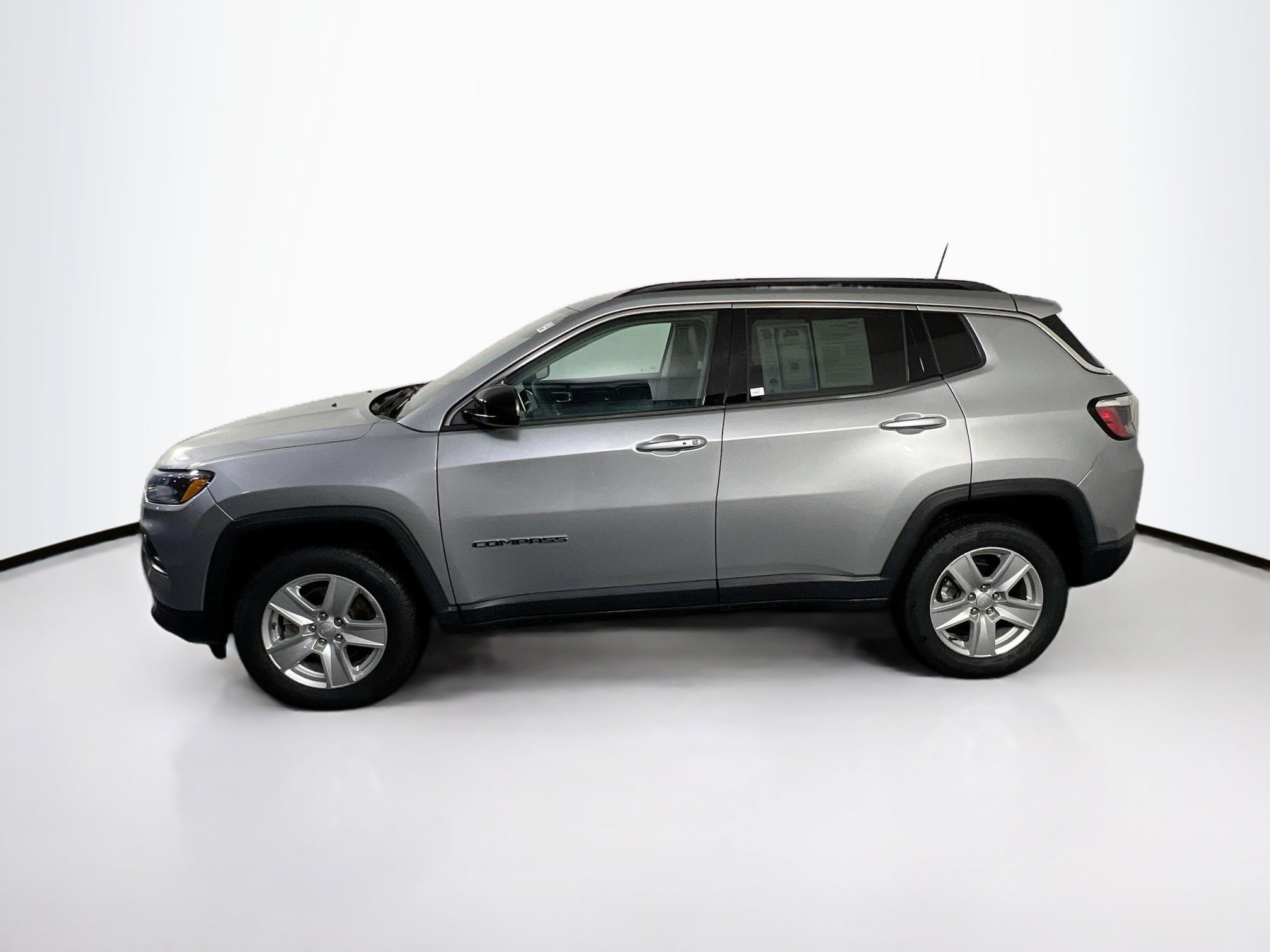Used 2022 Jeep Compass Latitude image 8