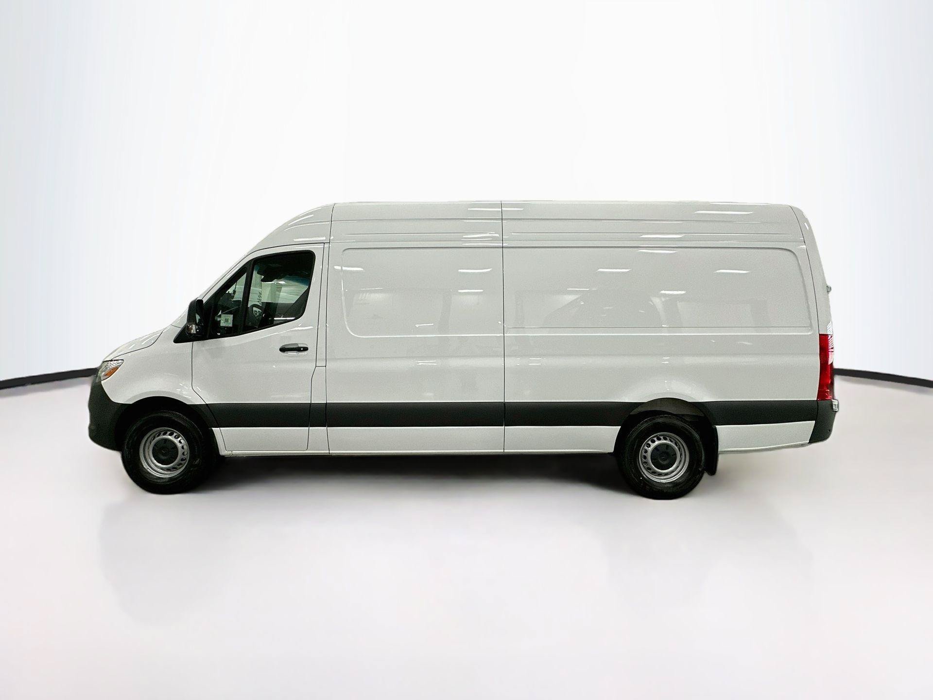 Used 2026 Mercedes-Benz Sprinter 2500 image 3