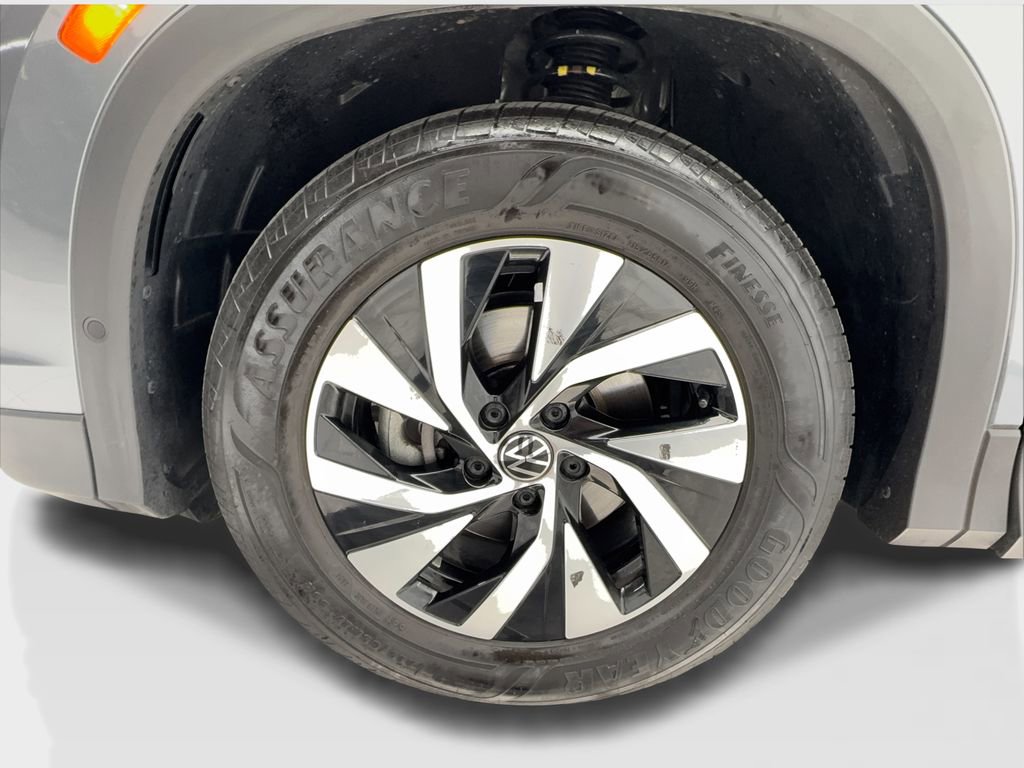 Used 2025 Volkswagen Tiguan S FWD image 12
