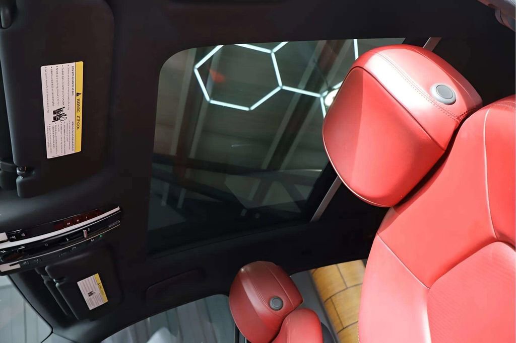 Used 2019 Porsche Cayenne Base image 17