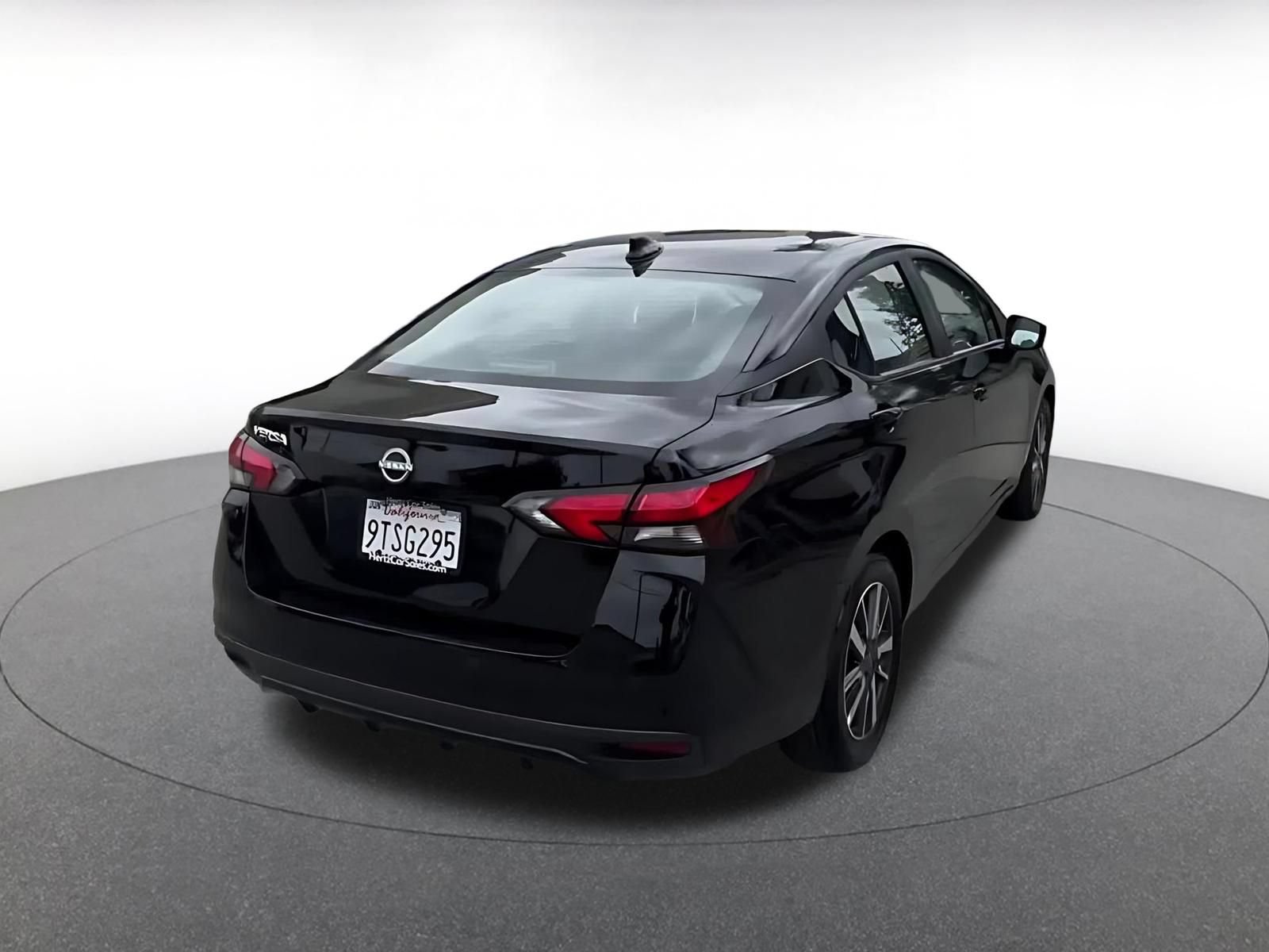 Used 2025 Nissan Versa SV FWD image 14