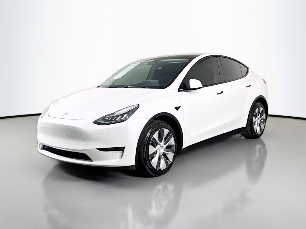 Used 2021 Tesla Model Y Long Range AWD/4WD image 1