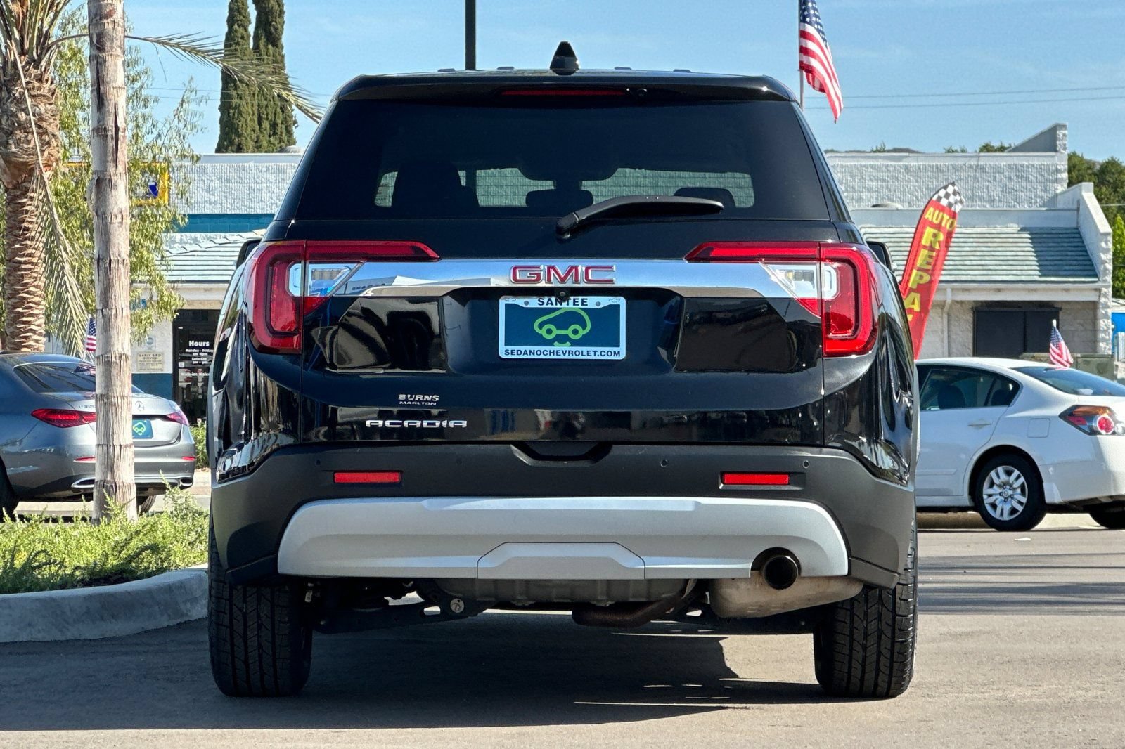 Certified 2021 GMC Acadia SLE w/ LPO, Cargo Package FWD image 5