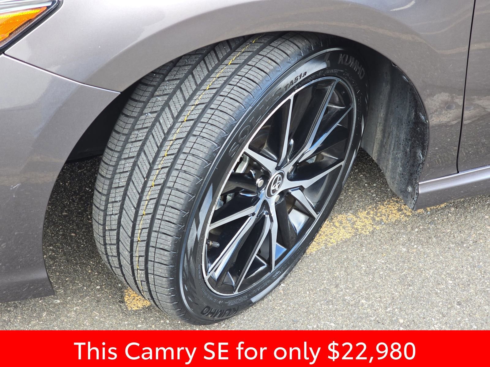 Used 2024 Toyota Camry SE image 38