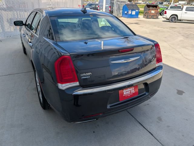 Used 2016 Chrysler 300 C image 16
