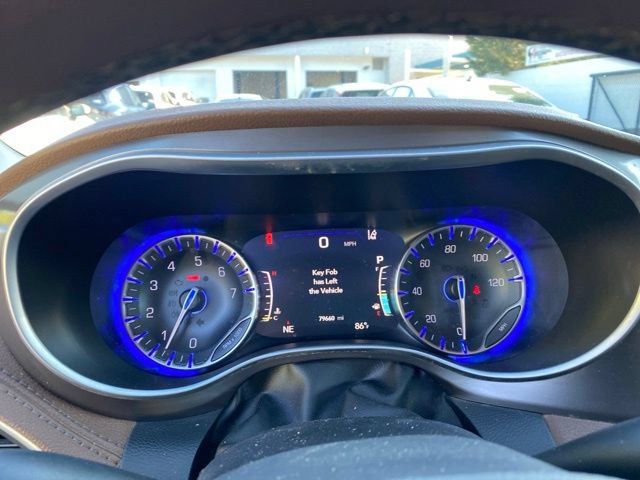 Used 2017 Chrysler Pacifica Limited FWD image 18