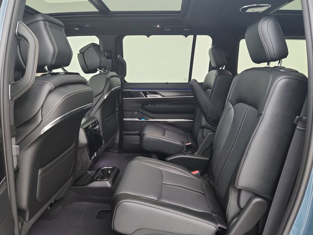 New 2026 Jeep Grand Wagoneer Summit AWD/4WD image 30