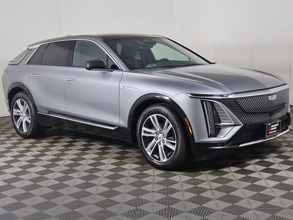 Used 2024 Cadillac Lyriq Tech RWD image 2
