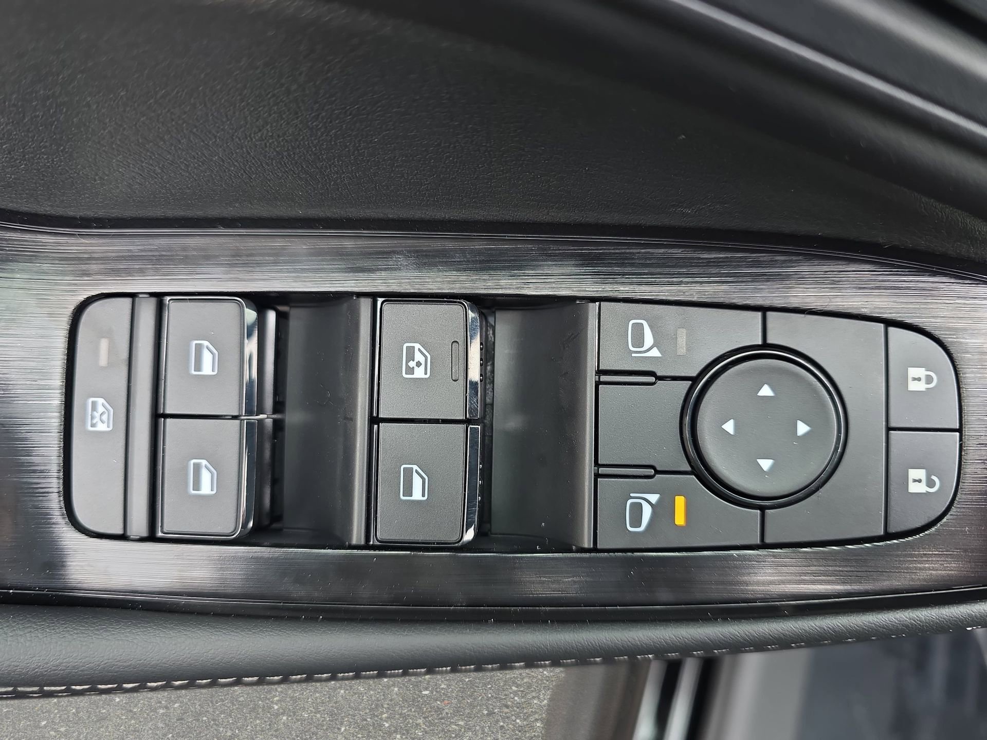 New 2026 Nissan Rogue SV w/ Cold Weather Package FWD image 27