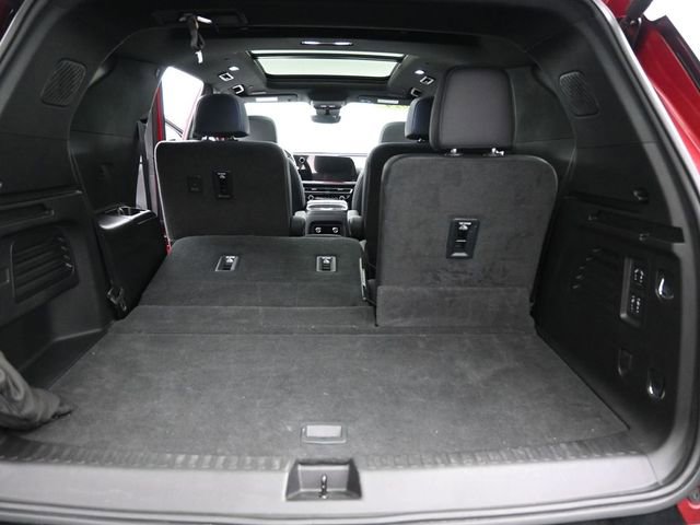 Used 2024 Chevrolet Traverse RS w/ LPO, Floor Liner Package AWD/4WD image 10
