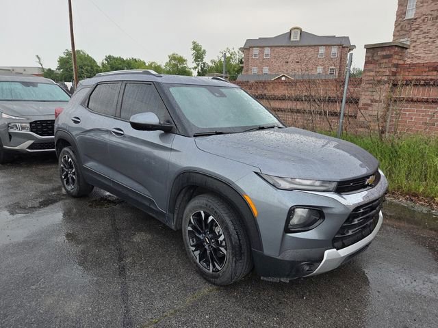 Used 2021 Chevrolet TrailBlazer LT w/ Convenience Package FWD image 3