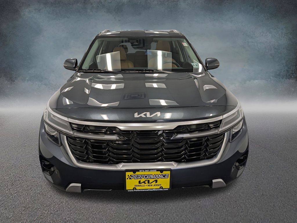 Used 2024 Kia Seltos EX AWD/4WD image 2