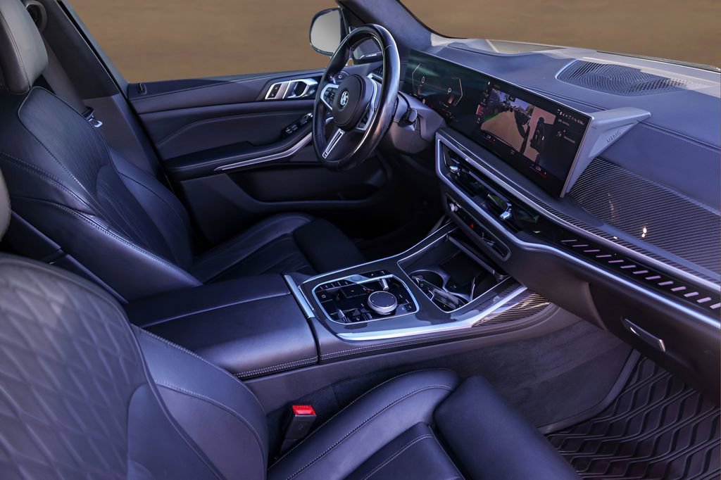 Used 2023 BMW X7 M60i w/ Climate Comfort Package image 32