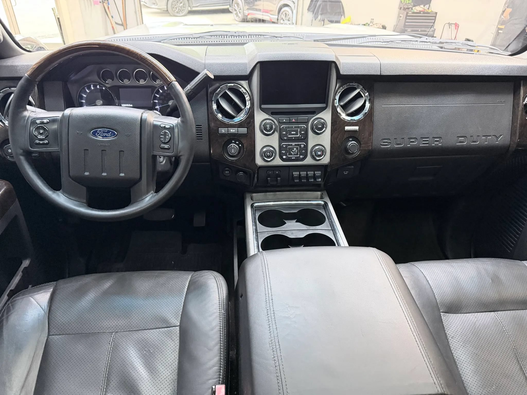 Used 2015 Ford F250 Platinum w/ FX4 Off-Road Package AWD/4WD image 12