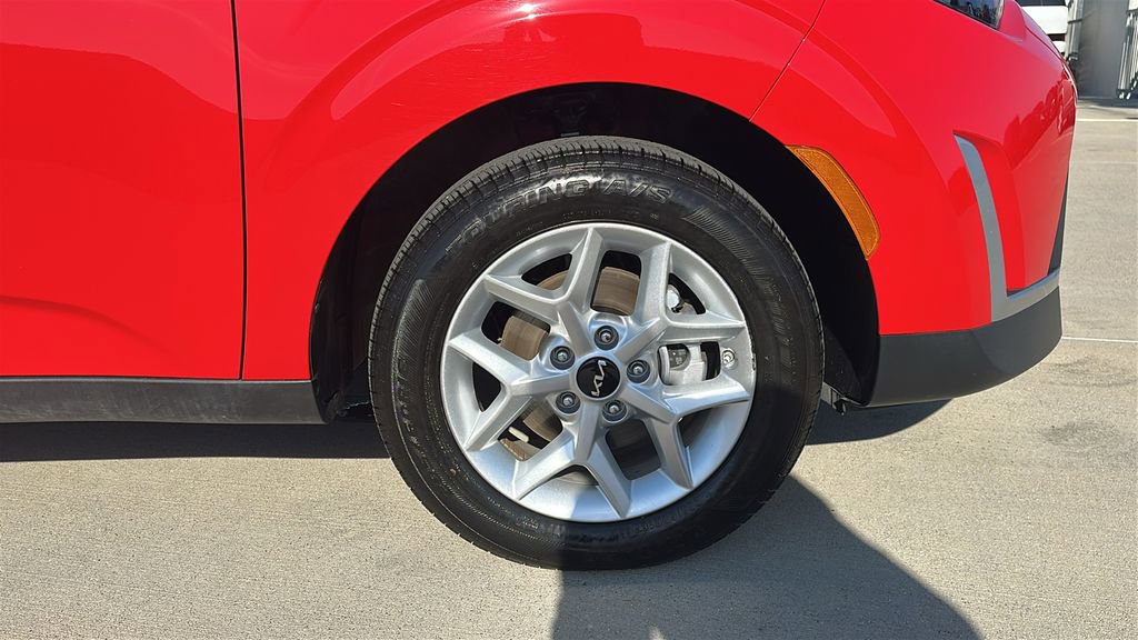 Used 2025 Kia Soul LX w/ LX Technology Package FWD image 15