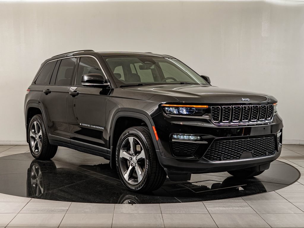 Used 2022 Jeep Grand Cherokee Limited 4xe w/ Luxury Tech Group II AWD/4WD image 3