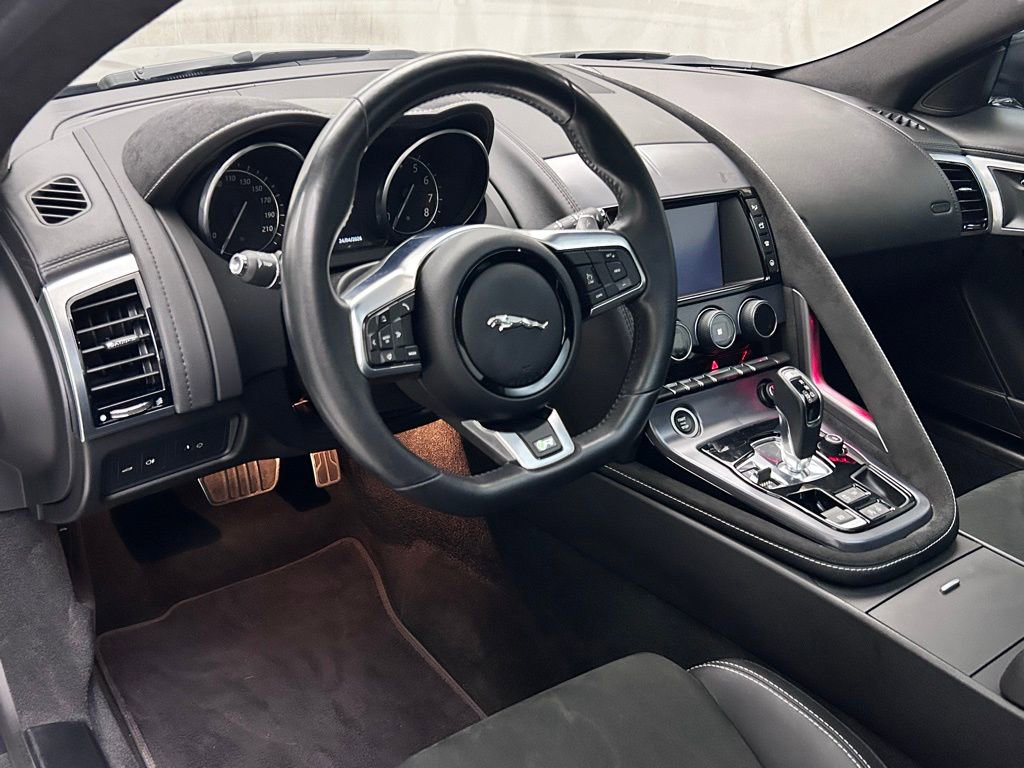 Used 2018 Jaguar F-TYPE R AWD/4WD image 13