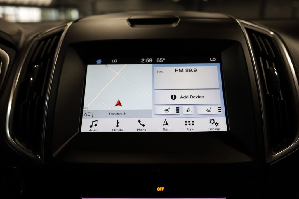 Used 2017 Ford Edge Titanium w/ Technology Package image 39