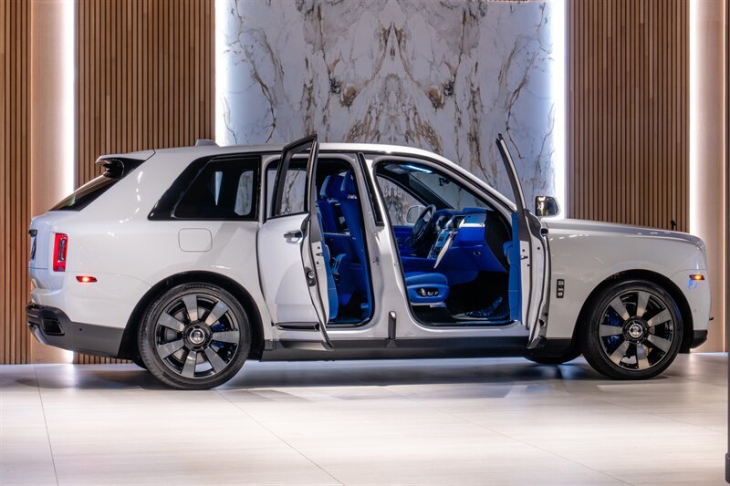Used 2023 Rolls-Royce Cullinan AWD/4WD image 4