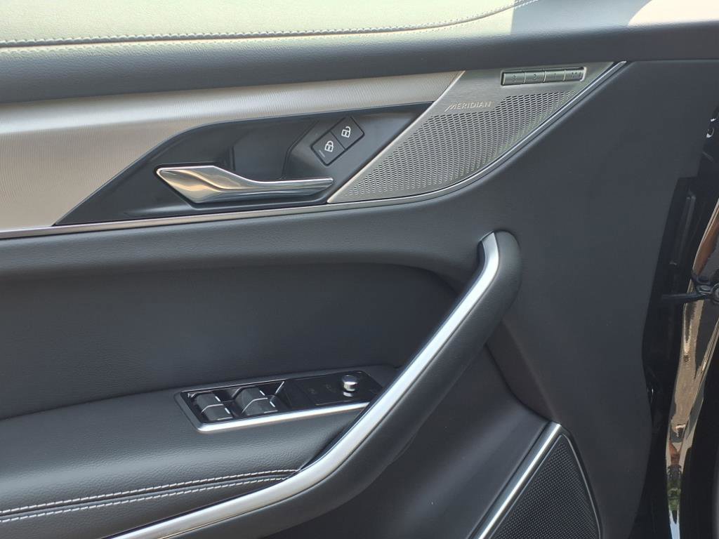 New 2026 Jaguar F-PACE R-Dynamic S image 30