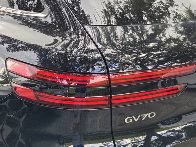 Used 2024 Genesis GV70 3.5T Sport w/ Sport Prestige Package AWD/4WD image 8