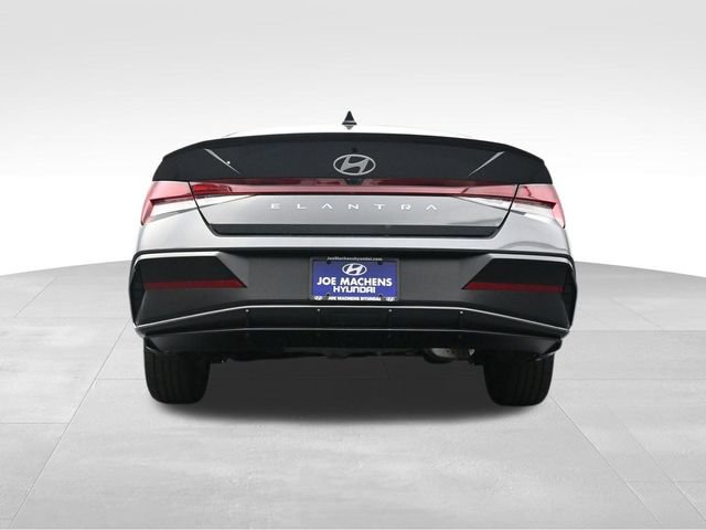New 2026 Hyundai Elantra SEL Sport Premium FWD image 35