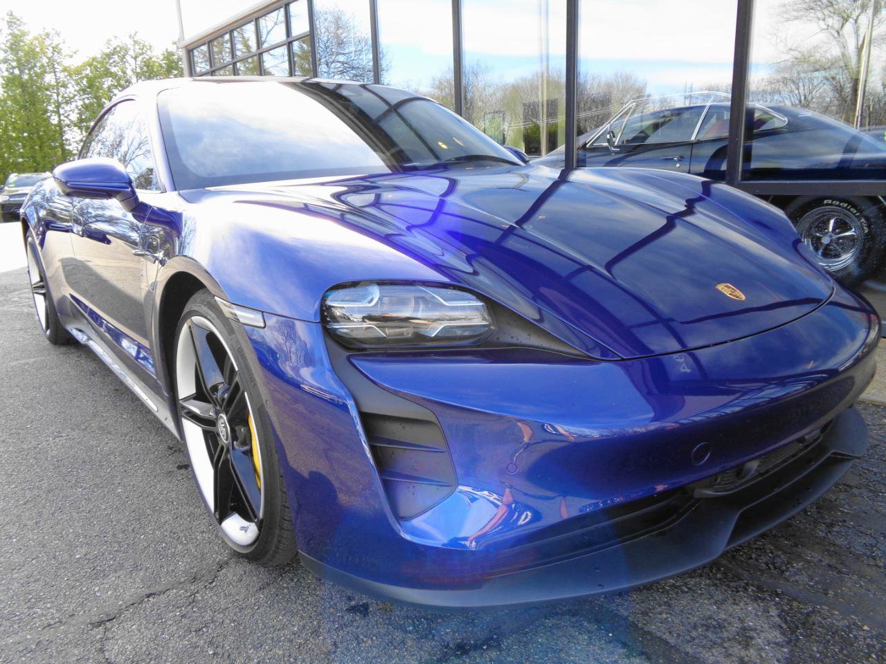 Used 2020 Porsche Taycan 4S image 3