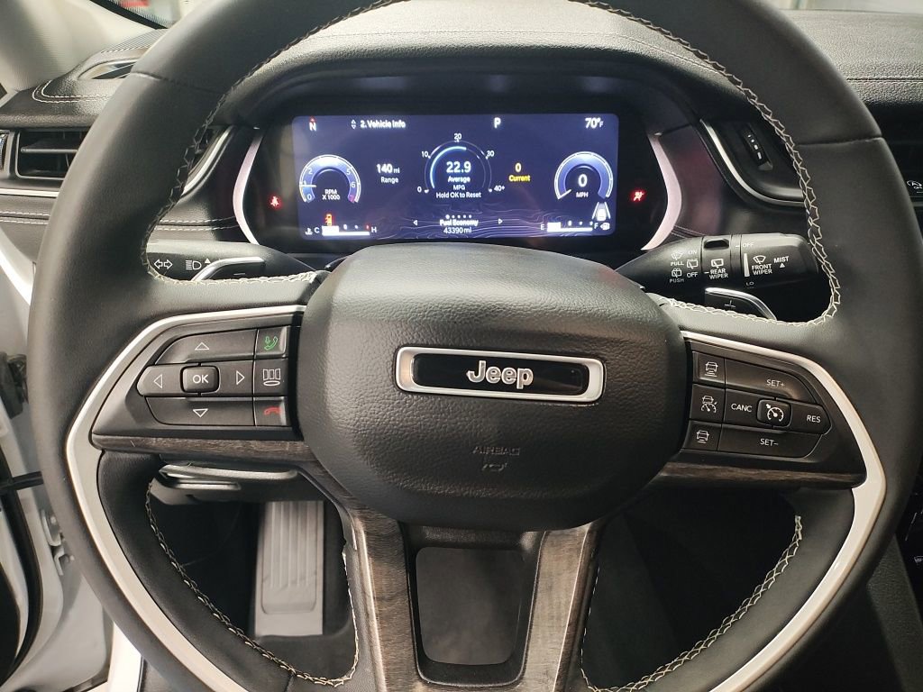 Used 2023 Jeep Grand Cherokee Limited image 28